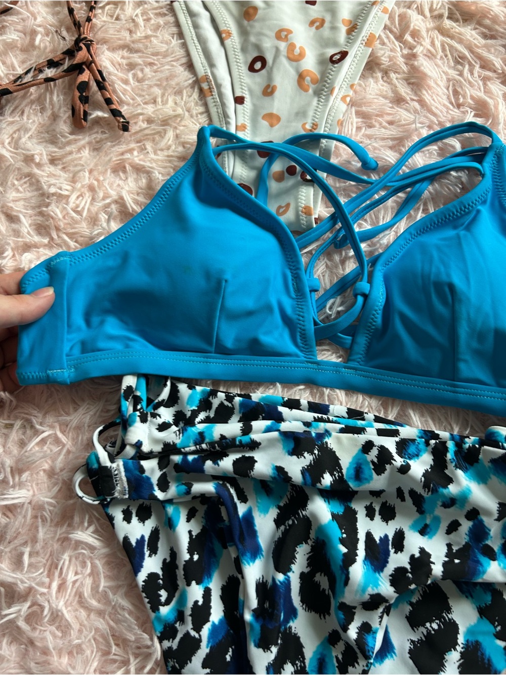Cupshe Bikini Bundle - Picture 5 of 9